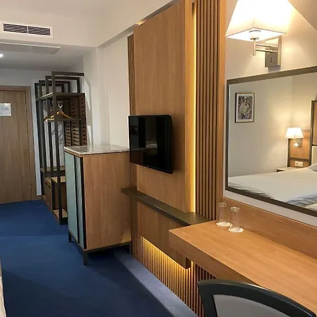 Hotel Legends 4*