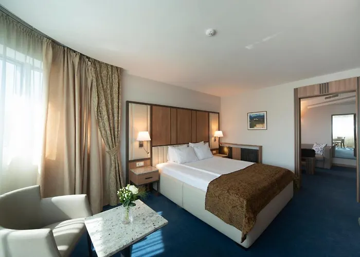 Хотел легенди 4*